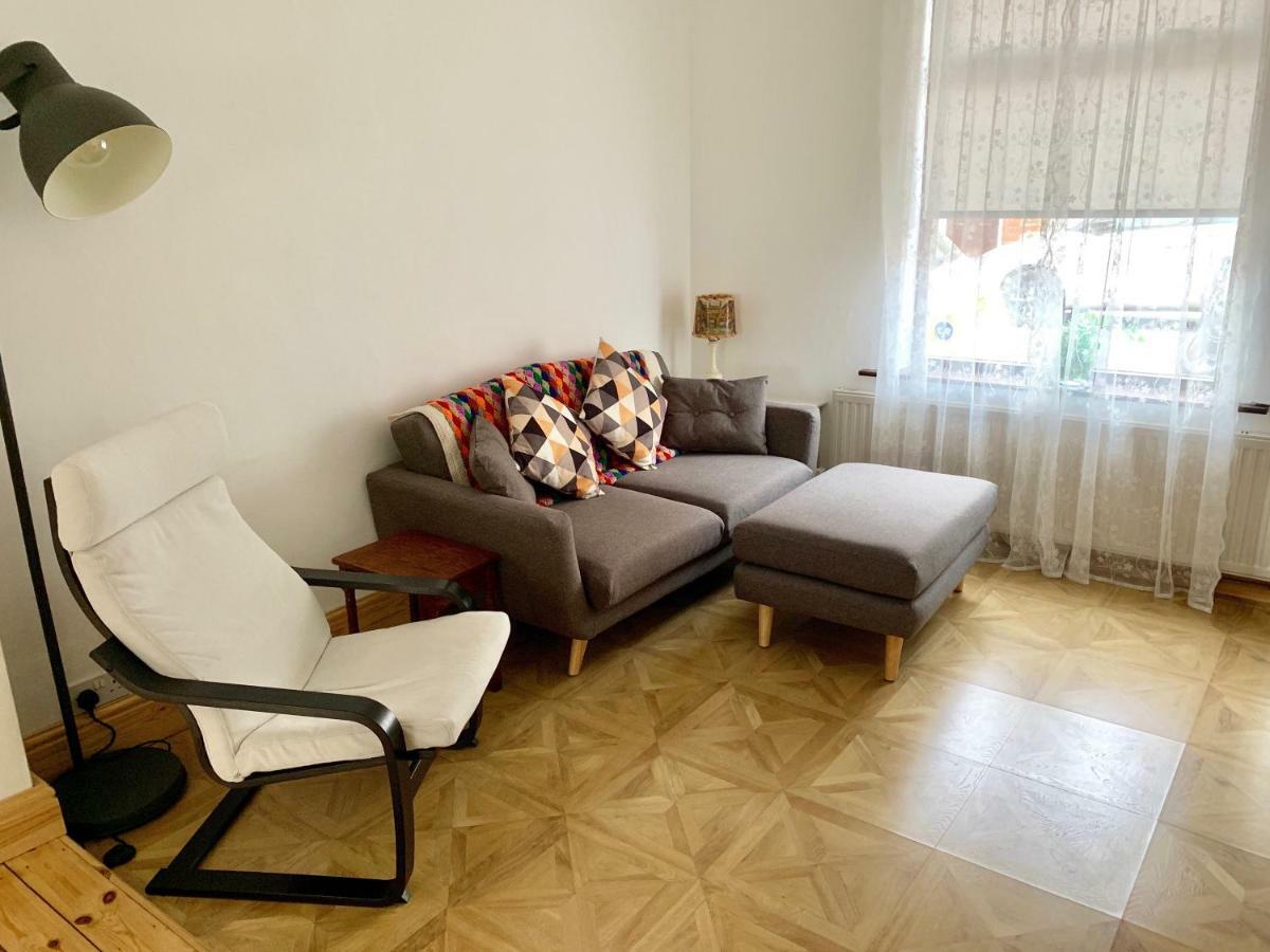 Вилла 53 Wellington Street Йорк Экстерьер фото